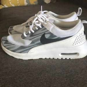 NIKE AIR MAX THEA